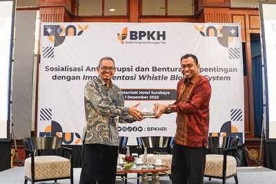 Kasatgas PPG Direktorat Gratifikasi dan Pelayanan Publik KPK Sugiarto saat memberikan sambutan pada diskusi sosialisasi anti korupsi.