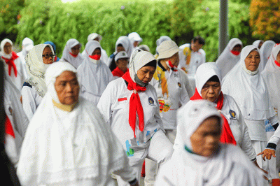 Sejumlah peserta lansia saat mengikuti Senam Sehat Bersama yang diselenggarakan oleh MNC Peduli dan Wai Tan Kung (SSI/WTK) Barakot di area Car Free Day.