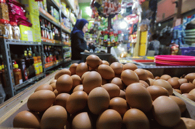 Suasana aktivitas jual beli di Pasar Santa, Jakarta Selatan, Kamis (8/12/2022).