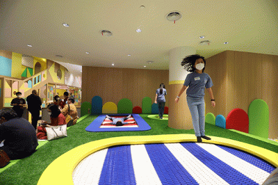 Pembukaan gerai Miniapolis di Plaza Indonesia, Jakarta Pusat, Jumat (9/12/2022).
