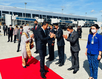 Presiden Joko Widodo beserta Iriana Joko Widodo bertolak menuju Belgia untuk menghadiri Konferensi Tingkat Tinggi (KTT) Peringatan 45 Tahun ASEAN-Uni Eropa.