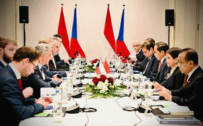 Presiden Joko Widodo melakukan pertemuan bilateral dengan Perdana Menteri Republik Ceko Petr Fiala di Hotel Steigenberger Wiltcher’s di Brussels, Belgia.