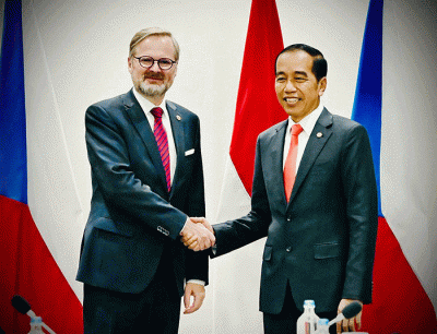 Presiden Joko Widodo melakukan pertemuan bilateral dengan Perdana Menteri Republik Ceko Petr Fiala di Hotel Steigenberger Wiltcher’s di Brussels, Belgia.