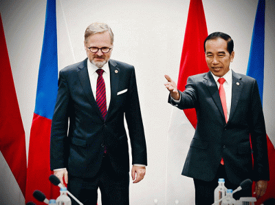 Presiden Joko Widodo melakukan pertemuan bilateral dengan Perdana Menteri Republik Ceko Petr Fiala di Hotel Steigenberger Wiltcher’s di Brussels, Belgia.
