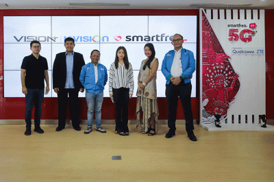 Peluncuran Kartu Perdana Vision+ di Galeri Smartfren, Jakarta, Kamis (15/12/2022).