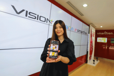 Peluncuran Kartu Perdana Vision+ di Galeri Smartfren, Jakarta, Kamis (15/12/2022).