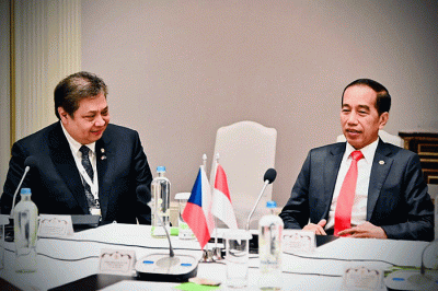 Presiden Joko Widodo didampingi Menko Airlangga saat menghadiri Konferensi Tingkat Tinggi (KTT) Peringatan 45 Tahun ASEAN – Uni Eropa di Brussels, Belgia.