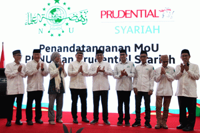 Penandatanganan kerja sama literasi dan inklusi keuangan Syariah di Jakarta, Jumat (16/12/2022).