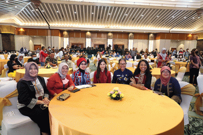 Wamenparekraf Angela Tanoesoedibjo saat memberikan sambutan pada penutupan Rapat Koordinasi Nasional (Rakornas) pariwisata dan ekonomi kreatif (Parekraf) 2022.