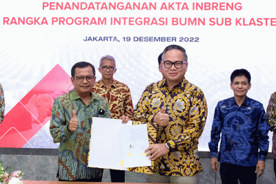 Penandatanganan Akta Inbreng dalam rangka program integrasi BUMN Sub Klaster Semen, di Kantor Kementerian BUMN, Jakarta, Senin (19/12/2022).