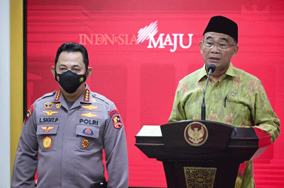 Presiden Joko Widodo menyampaikan sejumlah arahan jelang Natal tahun 2022 dan tahun baru 2023 (Nataru) dalam rapat terbatas yang digelar di Kantor Presiden.