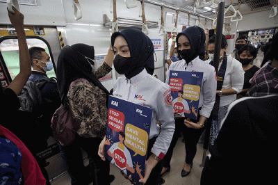 Sosialisasi anti pelecehan seksual dalam rangka memperingati Hari Ibu di Stasiun BNI City, Jakarta Pusat, Kamis (22/12/2022).