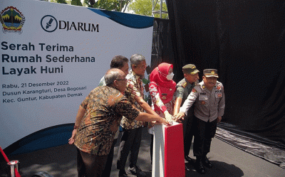 Seremoni peresmian rumah sederhana layak huni (RSLH) di Desa Bogosari, Kabupaten Demak, Jawa Tengah, Rabu (21/12/2022).
