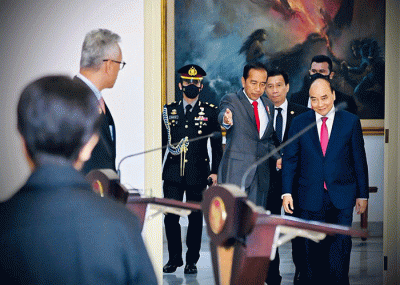 Presiden Joko Widodo menyambut kunjungan kenegaraan Presiden Republik Sosialis Vietnam Nguyễn Xuân Phúc, di Istana Kepresidenan Bogor, Jawa Barat.