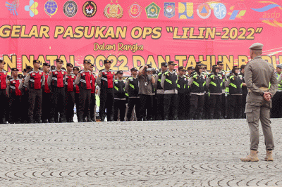 Panglima TNI Laksamana Yudo Margono dan Kapolri Jenderal Listyo Sigit Prabowo memimpin apel persiapan pengamanan Natal dan tahun baru 2023 di kawasan Monas.