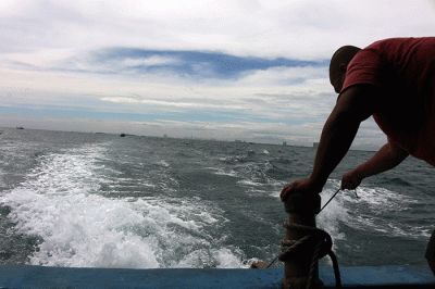 Jasa penyeberangan transportasi laut melintas diperairan Kepulauan Seribu, Provinsi DKI Jakarta, Sabtu (24/12/2022).