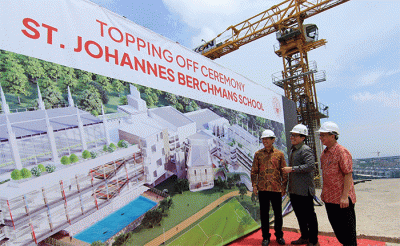 Topping Off pembangunan St Johannes Berchmans School di Pantai Indah Kapuk (PIK) 2, Tangerang, Banten.