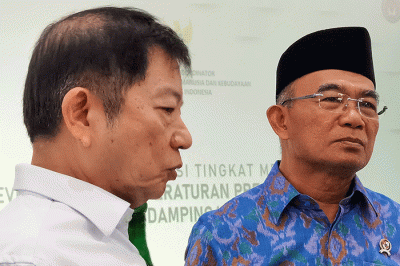 Rapat penyusunan Peraturan Presiden (Perpres) tentang Pendampingan Pembangunan bersama sejumlah menteri di Kantor Kemko PMK, Jakarta, Selasa (27/12/2022).