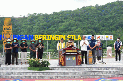 Presiden Joko Widodo meresmikan Bendungan Beringin Sila yang terletak di Kabupaten Sumbawa, Provinsi Nusa Tenggara Barat (NTB), Kamis (29/12/2022).
