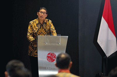 Direktur Utama PT Bursa Efek Indonesia (BEI) Iman Rachman menyampaikan paparannya dalam acara Konferensi Pers Akhir Tahun 2022 di Bursa Efek Indonesia.