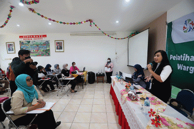 PT Pertamina Training and Consulting berkolaborasi bersama BenihBaik.com menggelar pelatihan dan pendampingan (coaching) mengenai pengenalan literasi keuangan.