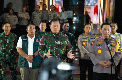 Dalam dialognya Panglima TNI selalu menekankan agar dalam menyambut malam pergantian tahun dilaksanakan dengan tidak eforia yang berlebihan.