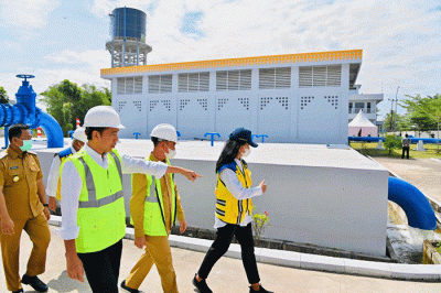 Presiden Joko Widodo meresmikan sistem penyediaan air minum (SPAM) regional Durolis (Dumai-Rokan Hilir-Bengkalis), Kamis (5/1/2023).