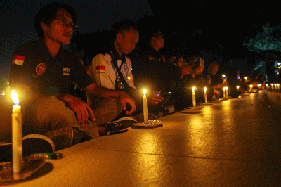 Sebanyak 1.000 lilin dinyalakan memperingati perang 5 hari 5 malam di halaman Monumen Perjuangan Rakyat (Monpera) Palembang, Rabu (4/1/2023).