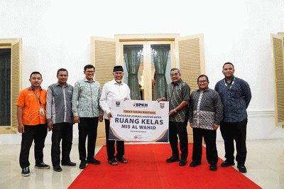Badan Pengelola Keuangan Haji (BPKH) melakukan serah terima Program Kemaslahatan senilai 1,2 Miliar rupiah.