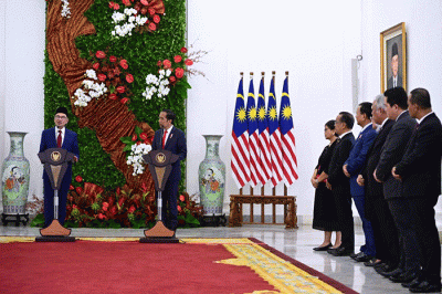 Presiden Joko Widodo menggelar pertemuan dengan Perdana Menteri Malaysia, Dato’ Seri Anwar bin Ibrahim dalam kunjungan resminya ke Istana Kepresidenan Bogor.