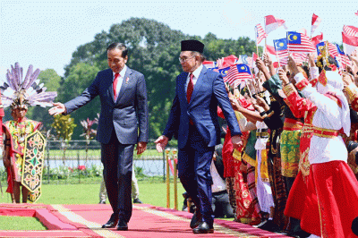 Presiden Joko Widodo menyambut kunjungan resmi Perdana Menteri (PM) Malaysia, Dato’ Seri Anwar bin Ibrahim, di Istana Kepresidenan Bogor, Jawa Barat.