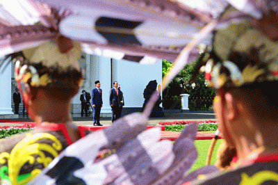 Presiden Joko Widodo menyambut kunjungan resmi Perdana Menteri (PM) Malaysia, Dato’ Seri Anwar bin Ibrahim, di Istana Kepresidenan Bogor, Jawa Barat.