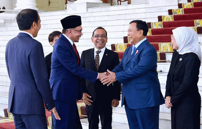 Menteri Pertahanan Prabowo Subianto mendampingi serangkaian kegiatan Perdana Menteri Malaysia Anwar Ibrahim, Senin (9/1/2023).