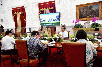 Presiden Joko Widodo saat memimpin rapat terbatas di Istana Merdeka, Jakarta, Rabu (11/1/2023).