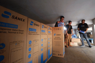 Peresmian distribution center Sanex di Pergudangan Manukan Wetan, Surabaya, Jawa Timur, Rabu (11/1/2023).