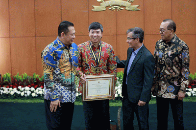 Ketua MPR Bambang Soesatyo Memberikan Kata Sambutan saat melakukan pertemuan dengan delegasi Korea - Indonesia (KORINDO).
