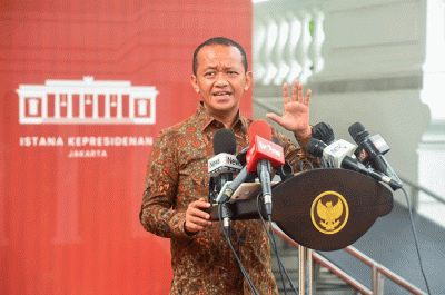 Presiden Joko Widodo saat memimpin rapat terbatas di Istana Merdeka, Jakarta, Jumat (13/1/2023).
