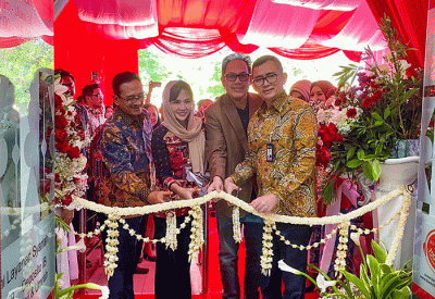 Peresmian Kantor Cabang Bank DKI Semarang pada acara seremonial pembukaan Kantor Cabang Bank DKI Semarang dan Kantor Cabang Bank DKI Syariah Semarang.