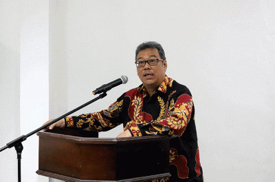 Propami menyiapkan sekolah darurat sebagai pengganti sementara sekolah SDN Cimanahayu yang roboh pasca gempa 5,6 SR di Cugenang, Cianjur.