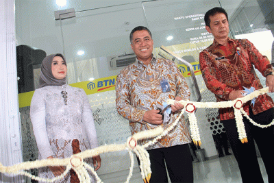 Pembukaan Kantor Cabang Syariah (KCS) BTN Karawang di Jalan Kertabumi, Nagasari, Karawang, Jawa Barat, Senin (16/1/2023).