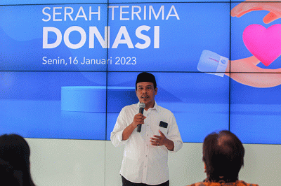 Penyerahan donasi bantuan ke Yayasan Al Fajar Berseri di MNC Financial Center, Jakarta, Senin (16/1/2023). 