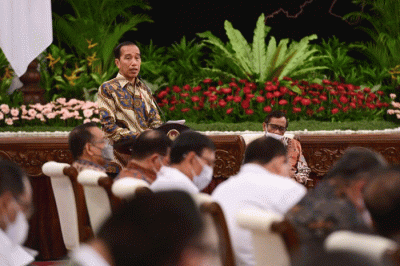 Presiden Joko Widodo memimpin sidang kabinet paripurna perdana tahun 2023 di Istana Negara, Jakarta, Senin (16/1/2023).