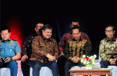 Menteri Koordinator Bidang Perekonomian Airlangga Hartarto saat memberikan arahan dalam Rakornas Kepala Daerah dan Forkopimda di Sentul, Bogor.