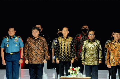 Menteri Koordinator Bidang Perekonomian Airlangga Hartarto saat memberikan arahan dalam Rakornas Kepala Daerah dan Forkopimda di Sentul, Bogor.