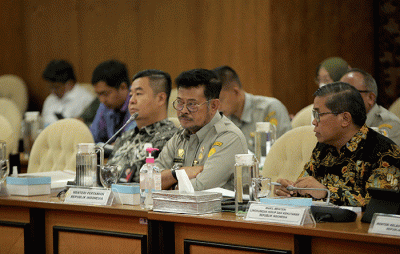 Menteri Pertanian Syahrul Yasin Limpo Rapat Kerja (Raker) dengan Komisi IV DPR RI di gedung Parlemen, Jakarta, Kamis (19/1/2023).