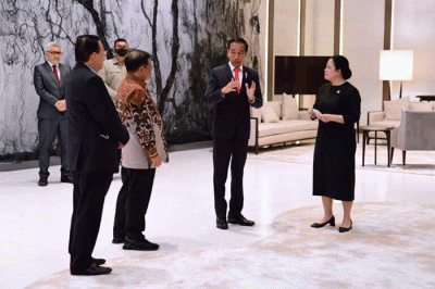 Presiden Joko Widodo melaksanakan pertemuan dengan Ketua Majelis Nasional Korea Selatan (Korsel), Kim Jin-pyo, di Pangkalan TNI AU Halim Perdanakusuma.