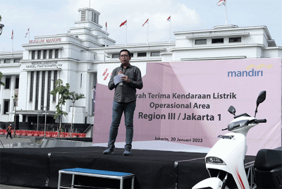 Penyerahan kendaraan listrik operasional untuk 11 area dibawah Region III di Jakarta, Jumat (20/1/2023).