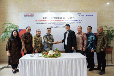 Penandatanganan proyek Pembangunan Kantor dan Hotel Soll Marina Alam Sutera di Kantor Pusat Totalindo, Tebet, Jakarta Selatan, Rabu (25/1/2023).