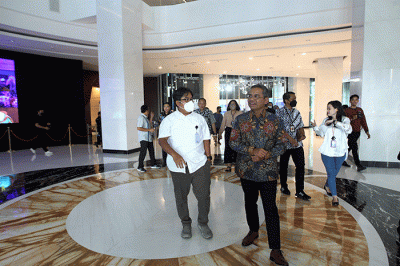 Wakil Menteri Keuangan (Wamenkeu) Suahasil Nazara berkunjung ke redaksi IDX Channel di Gedung iNews Tower, Jakarta Pusat, Jumat (27/1/2023).
