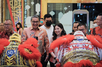 Wamenparekraf Angela Tanoesoedibjo saat menghadiri Festival Budaya Tionghoa, di REGALE Int'l Convention Center Medan, Sumatra Utara, Kamis (26/1/2023).